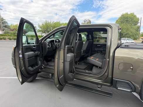 Used 2023 GMC Sierra 3500 AT4 w/ AT4 Premium Plus Package AWD/4WD image 5
