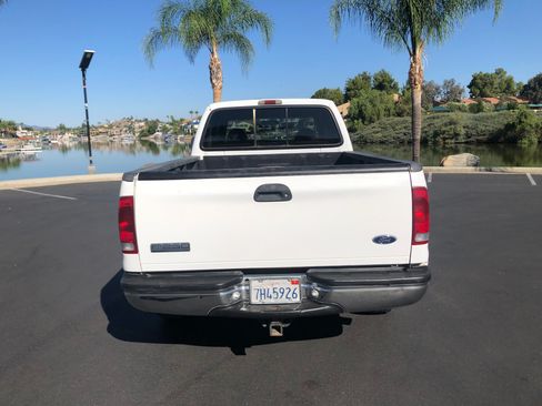 Used 2001 Ford F350 2WD Crew Cab Super Duty image 4