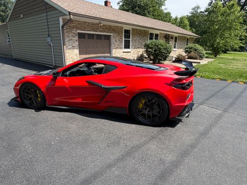 Used 2025 Chevrolet Corvette Z06 w/ Z07 Performance Package RWD image 4