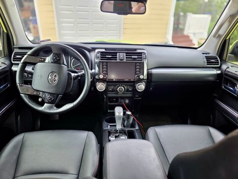 Used 2023 Toyota 4Runner TRD Off-Road Premium w/ Moonroof Package AWD/4WD image 18