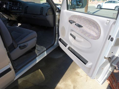 Used 1998 Dodge Ram 2500 Truck 2WD Quad Cab image 8