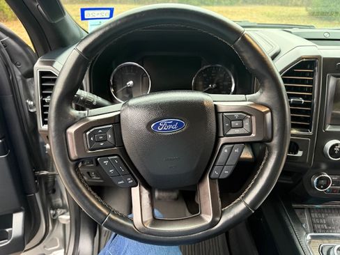 Used 2021 Ford Expedition Limited image 25