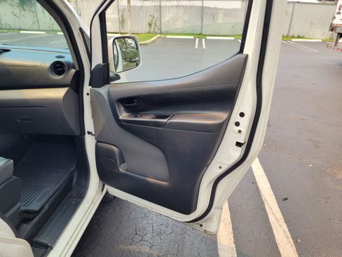 Used 2015 Nissan NV200 SV w/ Technology Package FWD image 13