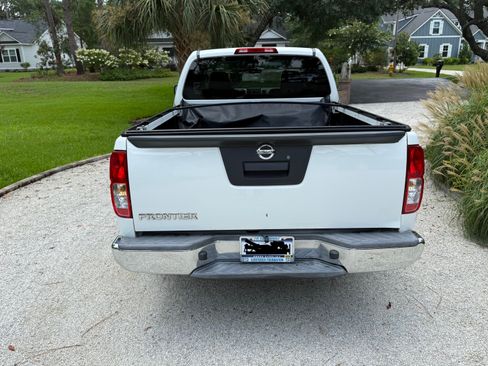 Used 2016 Nissan Frontier S RWD image 2