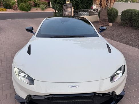 Used 2020 Aston Martin V8 Vantage Coupe RWD image 17