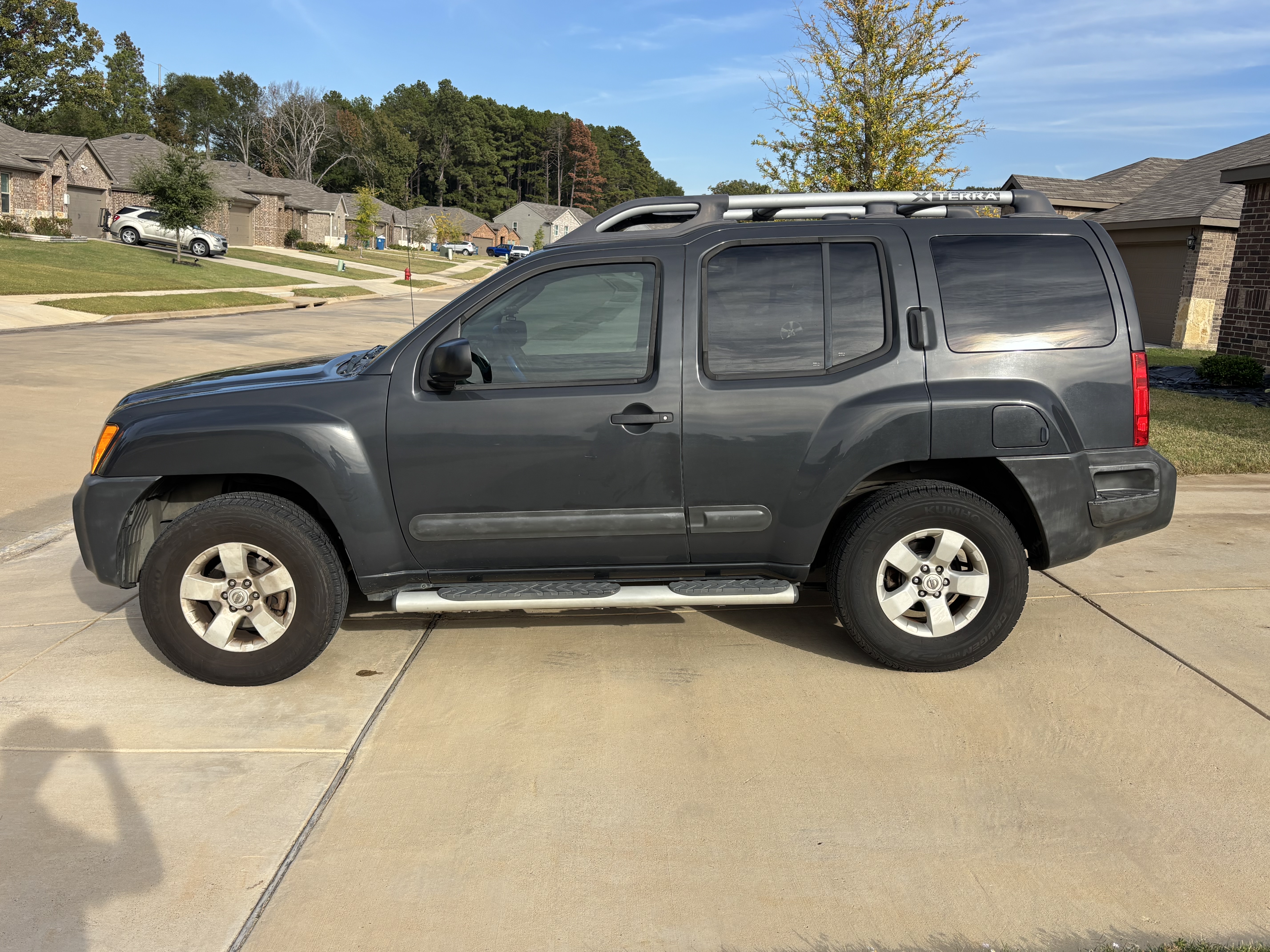 Used 2011 Nissan Xterra S w/ 4X2 Value Package RWD image 1