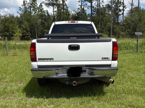 Used 2006 GMC Sierra 2500 SLT w/ Heavy-Duty Power Package AWD/4WD image 5