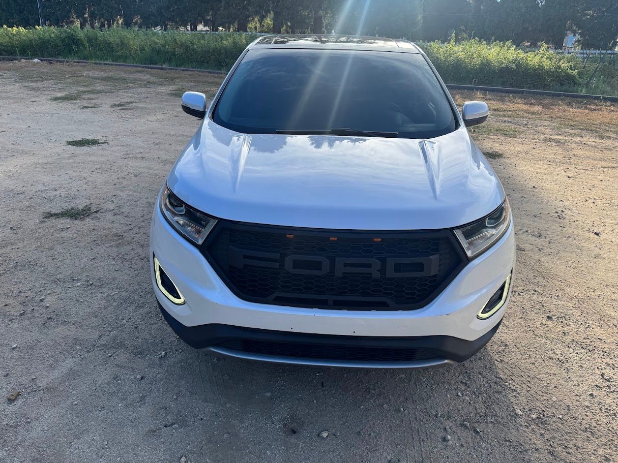 Used 2015 Ford Edge Titanium FWD image 6