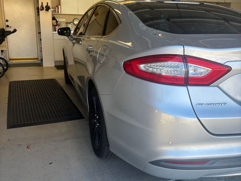 Used 2016 Ford Fusion SE w/ Equipment Group 202A image 5