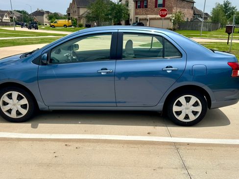 Used 2008 Toyota Yaris Sedan FWD image 4