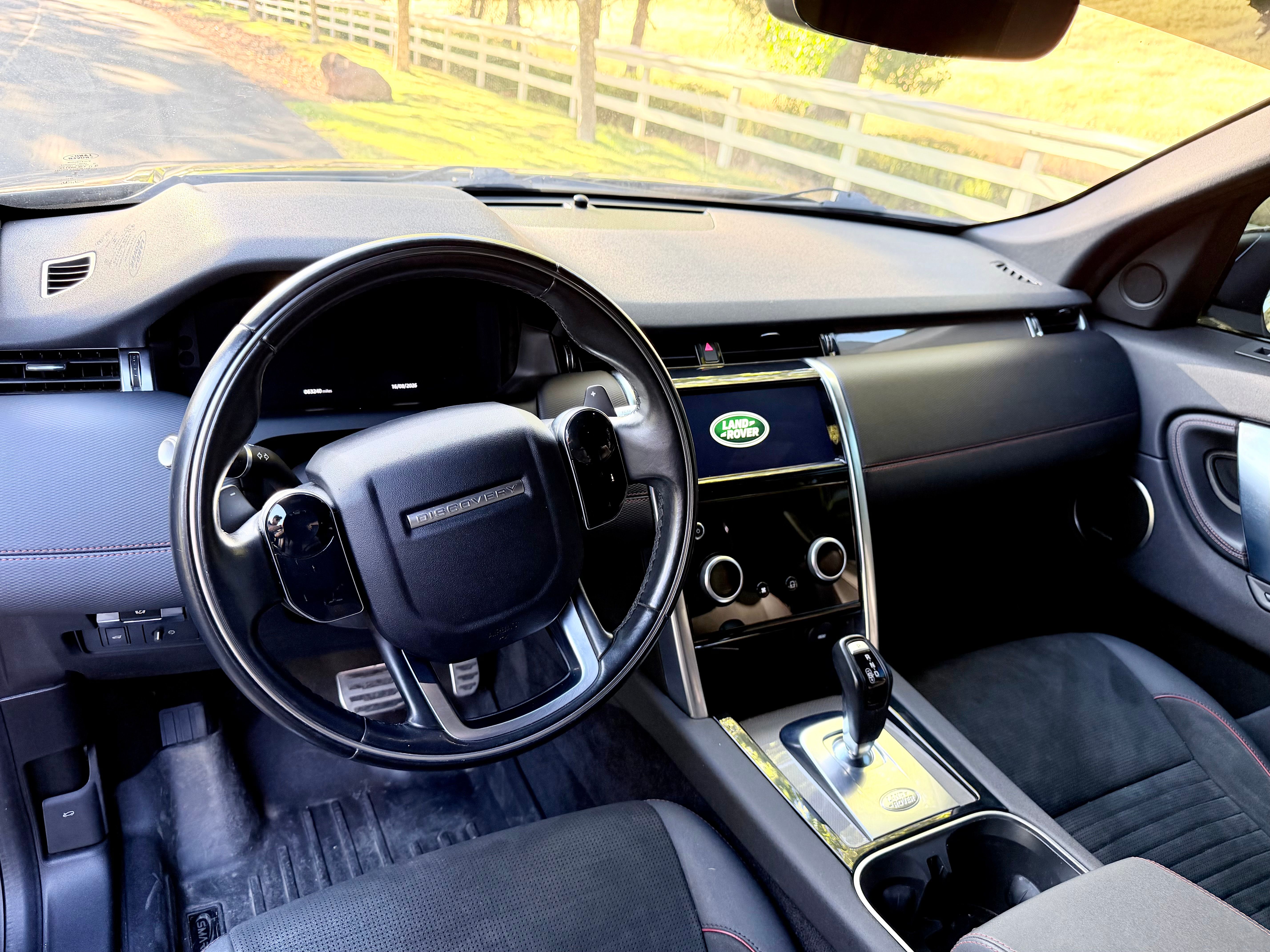 Used 2020 Land Rover Discovery Sport SE R-Dynamic AWD/4WD image 9