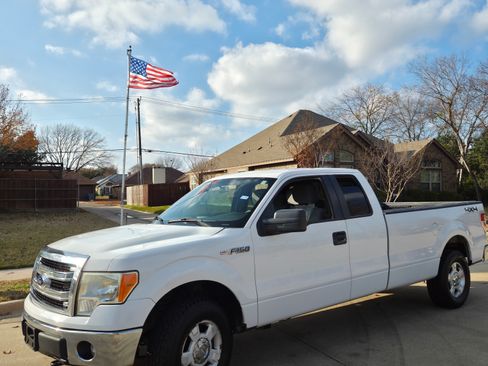 Used 2013 Ford F150 XLT w/ Trailer Tow Pkg image 2