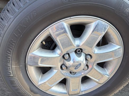 Used 2013 Ford F150 XLT w/ XLT Chrome Pkg image 16