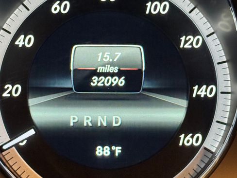 Used 2013 Mercedes-Benz E 550 Coupe image 2