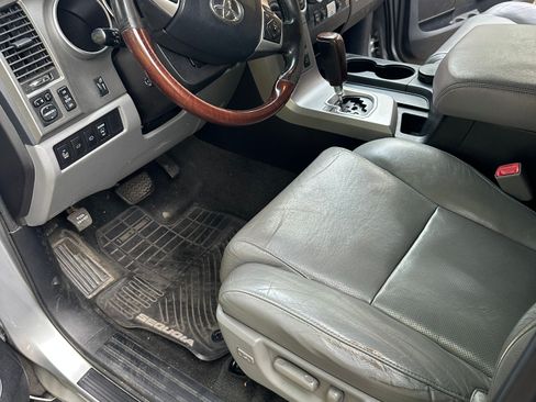 Used 2015 Toyota Sequoia Platinum AWD/4WD image 5