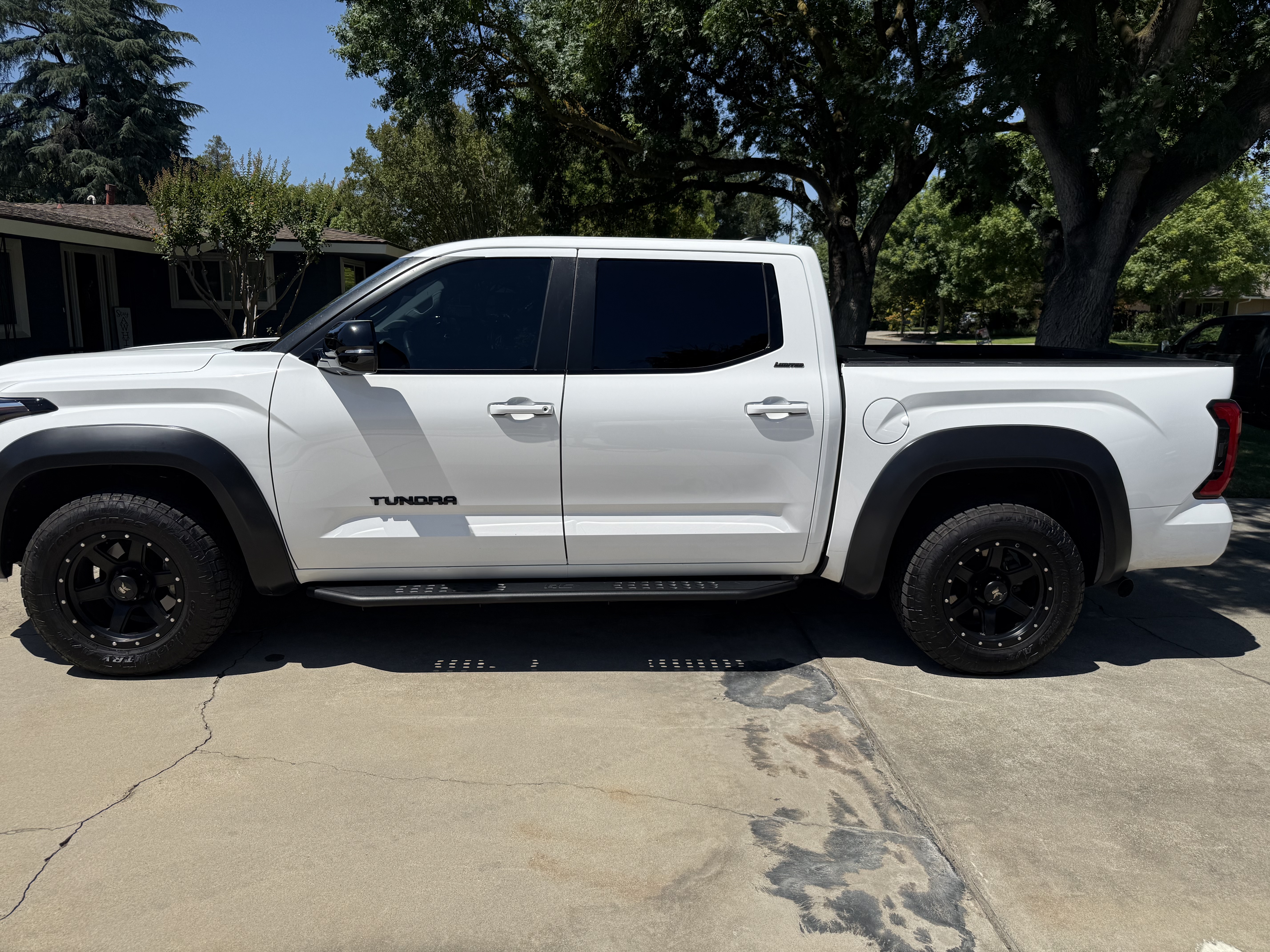 Used 2024 Toyota Tundra Limited AWD/4WD image 1