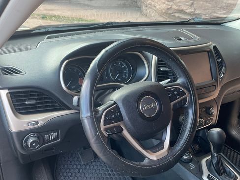 Used 2014 Jeep Cherokee Latitude w/ Cold Weather Group image 2