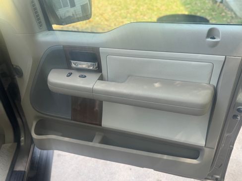Used 2004 Ford F150 XLT RWD image 12