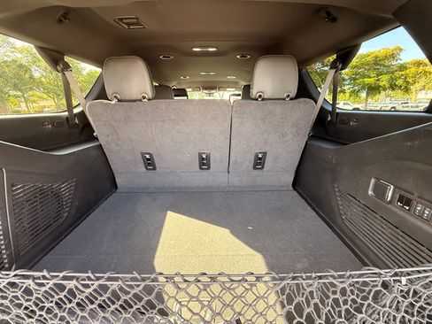 Used 2024 GMC Yukon XL Denali w/ Advanced Technology Package RWD image 15