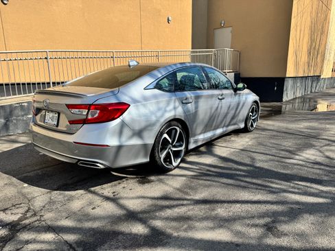 Used 2019 Honda Accord Sport image 11