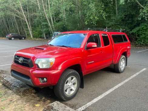 Used 2014 Toyota Tacoma 4x4 Access Cab V6 w/ TRD Sport Package image 1