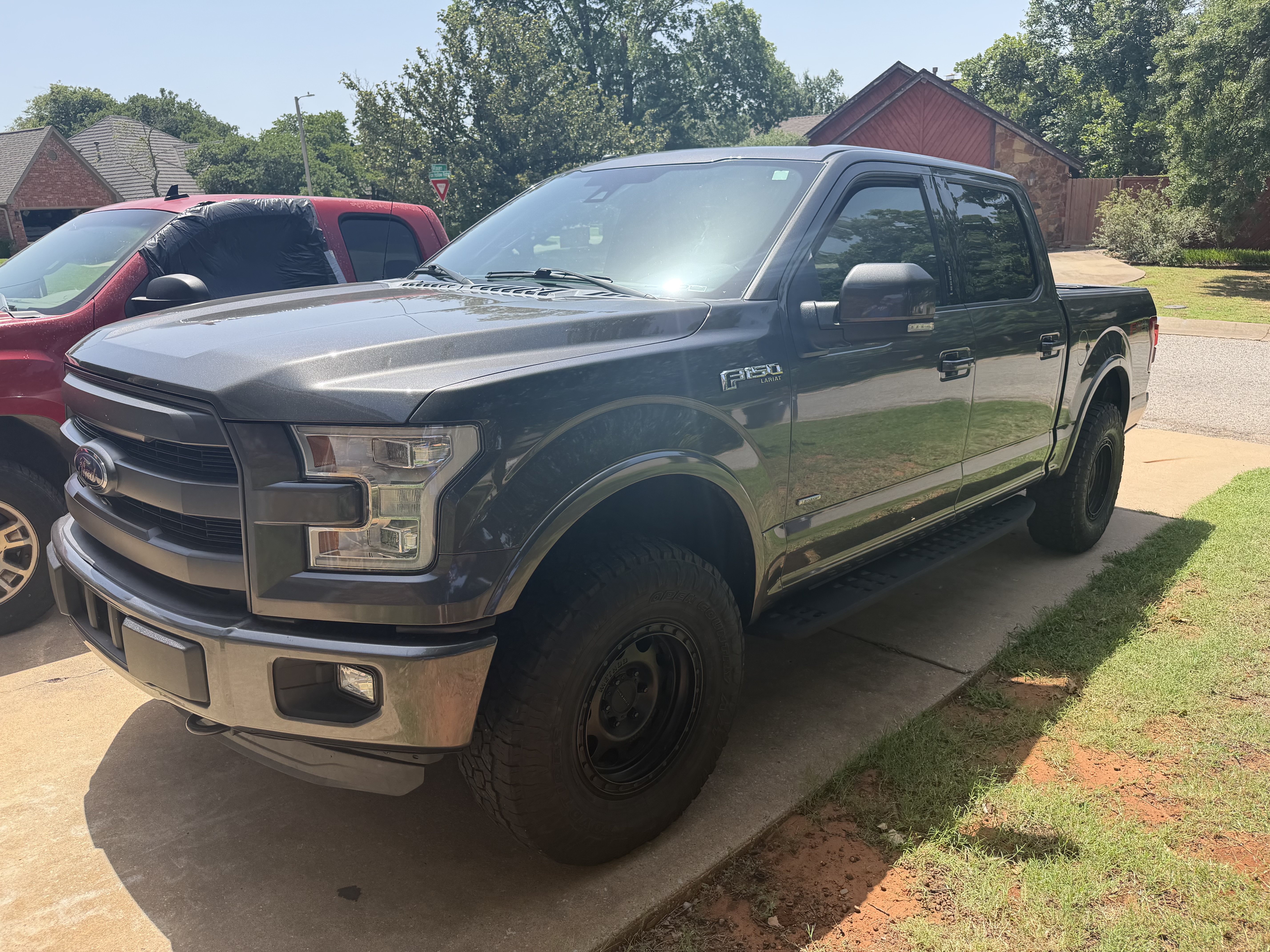 Used 2017 Ford F150 Lariat w/ Equipment Group 502A Luxury AWD/4WD image 2