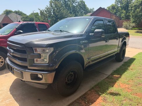 Used 2017 Ford F150 Lariat w/ Equipment Group 502A Luxury AWD/4WD image 2