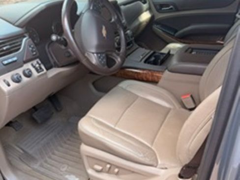 Used 2018 Chevrolet Suburban Premier AWD/4WD image 4