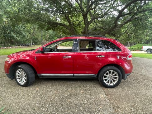 Used 2011 Lincoln MKX 2WD w/ 101A Rapid Spec Order Code image 2