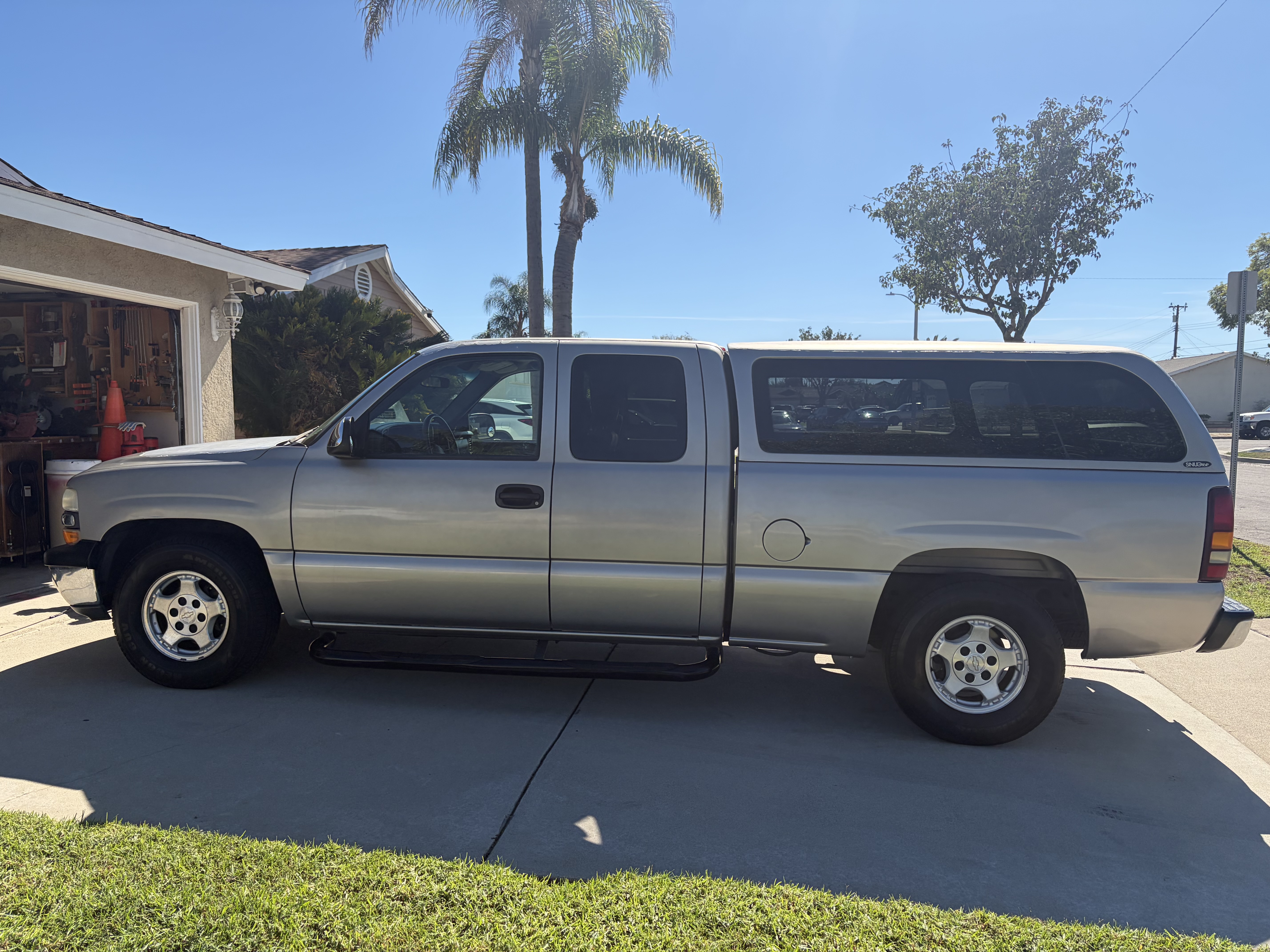 Used 2001 Chevrolet Silverado 1500 LS w/ Firm Ride Suspension Pkg RWD image 1