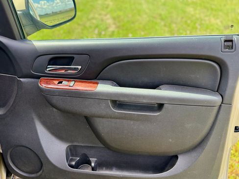 Used 2011 Chevrolet Tahoe LS image 10