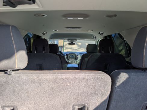 Used 2018 Chevrolet Traverse LT image 13