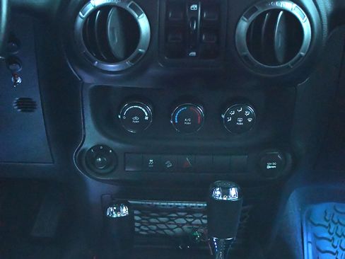 Used 2015 Jeep Wrangler Unlimited Sport w/ Quick Order Package 24S image 12