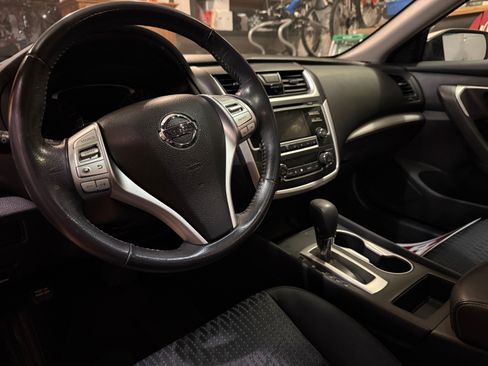 Used 2016 Nissan Altima 2.5 SV image 12