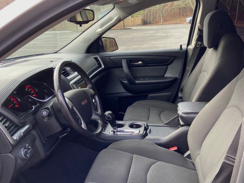 Used 2016 GMC Acadia SLE image 11
