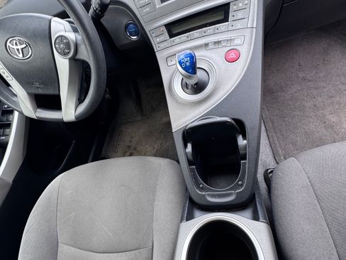 Used 2014 Toyota Prius Two image 22