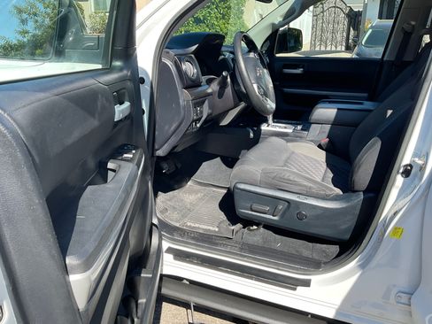 Used 2018 Toyota Tundra SR5 image 8