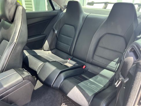 Used 2010 Mercedes-Benz E 550 Coupe image 10