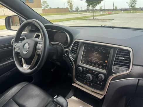 Used 2015 Jeep Grand Cherokee Limited RWD image 16
