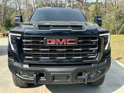 Used 2025 GMC Sierra 2500 AT4X w/ AT4X AEV Edition image 4
