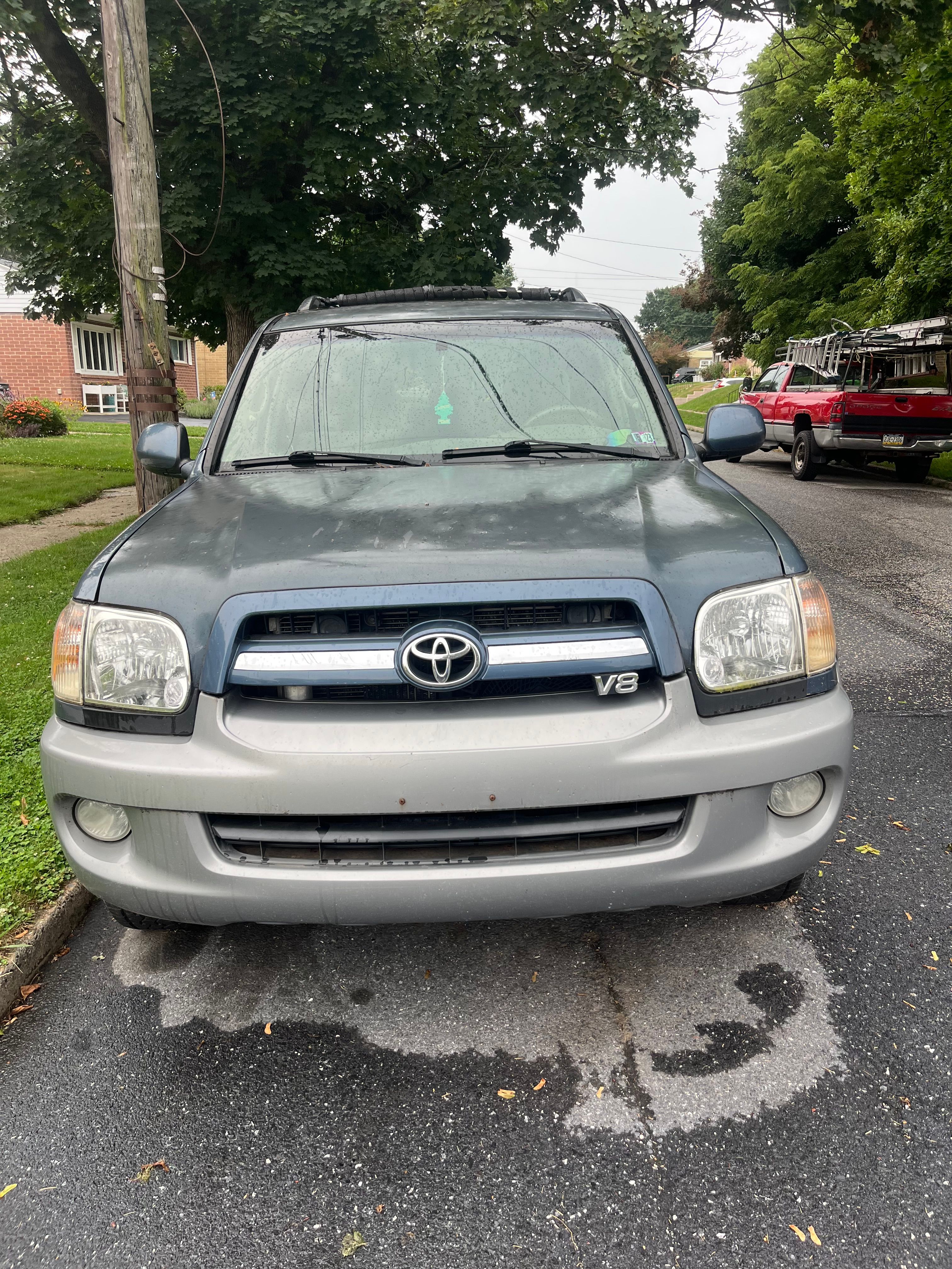 Used 2005 Toyota Sequoia SR5 AWD/4WD image 1