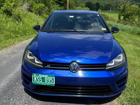 Used 2016 Volkswagen Golf R 4-Door AWD/4WD image 13