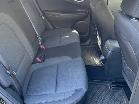 Used 2023 Hyundai Kona SE image 10