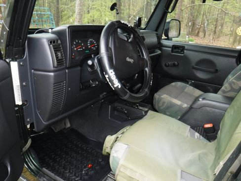 Used 2005 Jeep Wrangler X w/ Willys Edition Group image 10