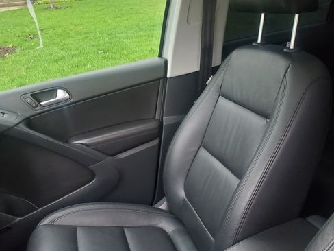 Used 2017 Volkswagen Tiguan SEL FWD image 9