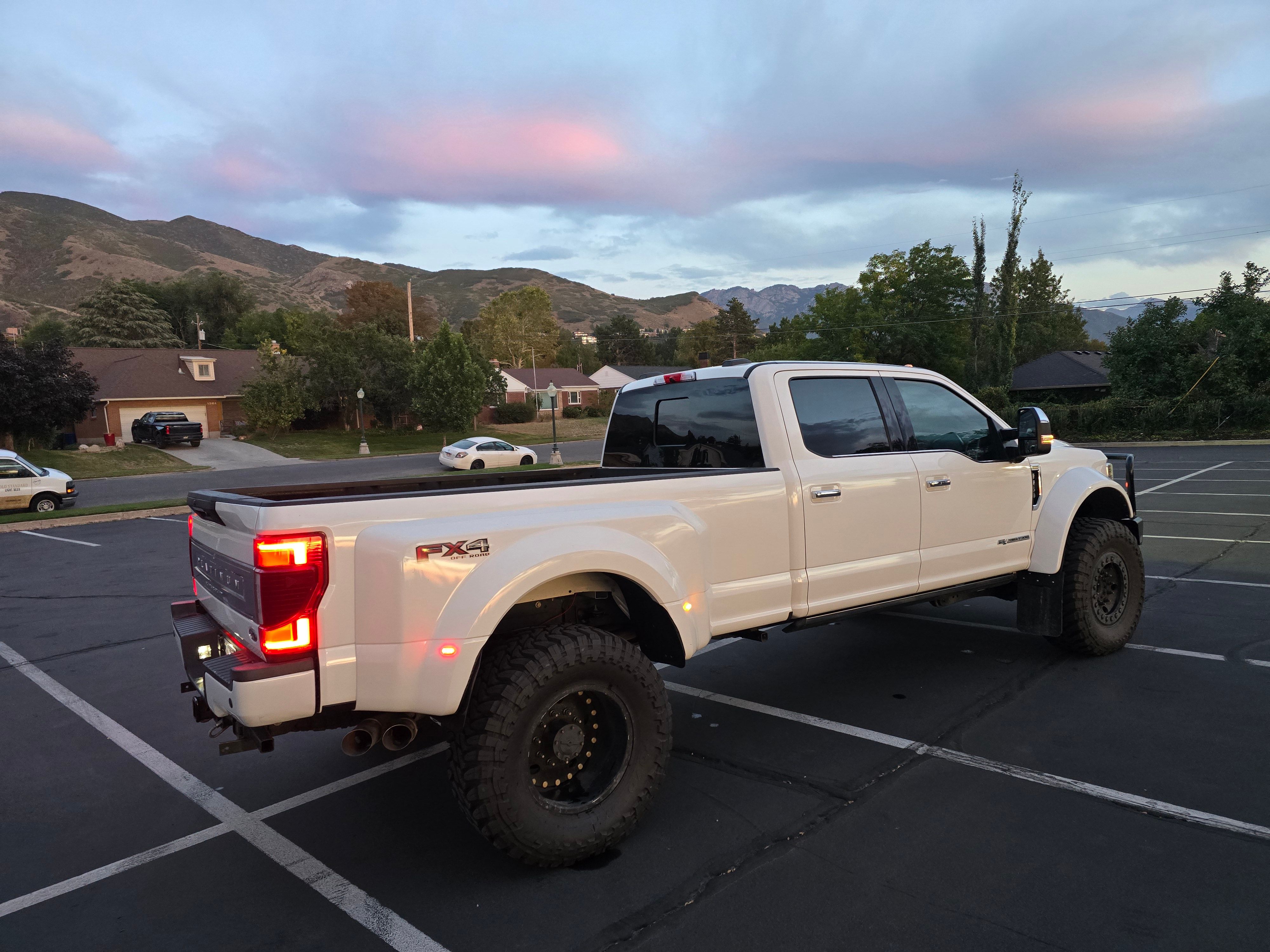 Used 2020 Ford F450 Platinum w/ FX4 Off-Road Package AWD/4WD image 22