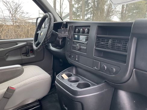 Used 2015 Chevrolet Express 2500 image 13