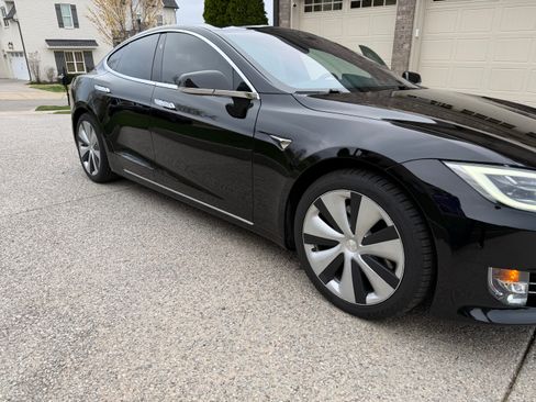 Used 2021 Tesla Model S Long Range Plus image 6
