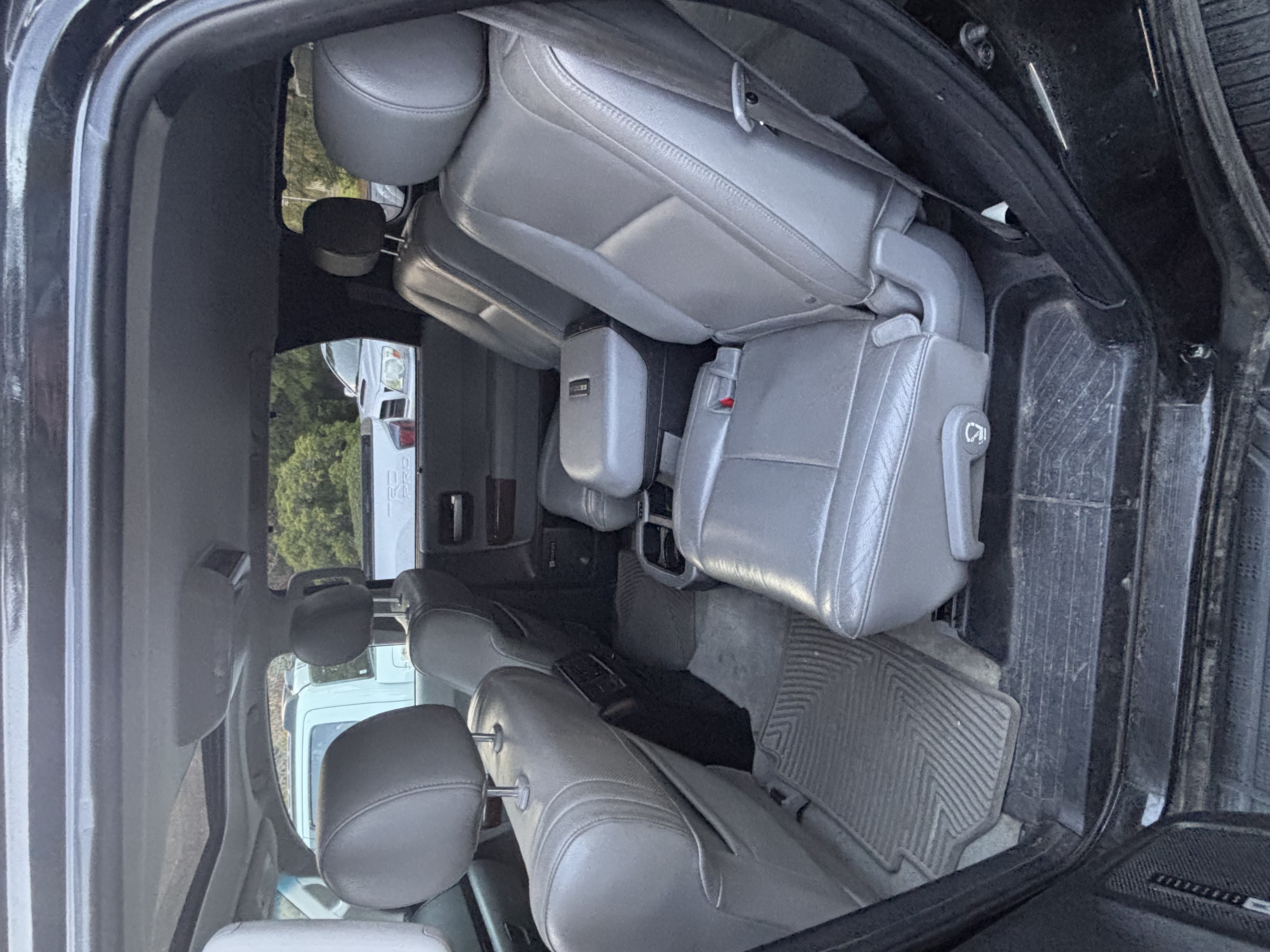 Used 2010 Toyota Sequoia Platinum AWD/4WD image 10