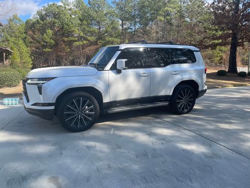 Used 2024 Lexus GX 550 550 Luxury Sport Utility 4D image 1